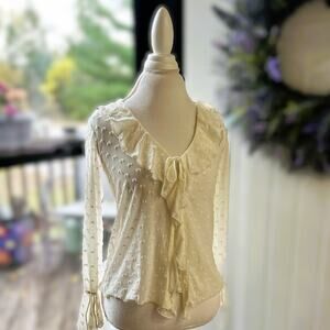 By Anthropologie Cream Swiss Dot Ruffle Blouse – XXS